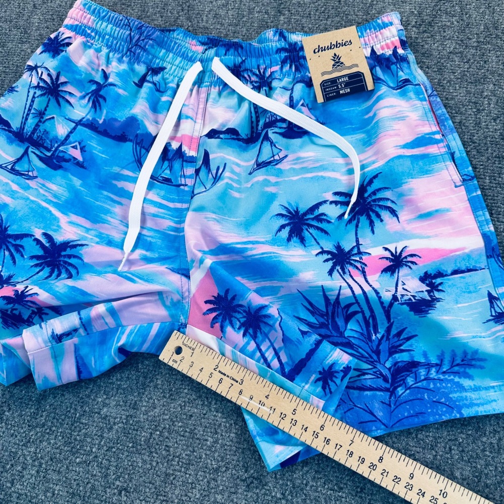 Chubbies Mens XL 5.5" Mesh Lined She's Got A Ticket To Tides Classic Swim Trunks - Picture 13 of 14